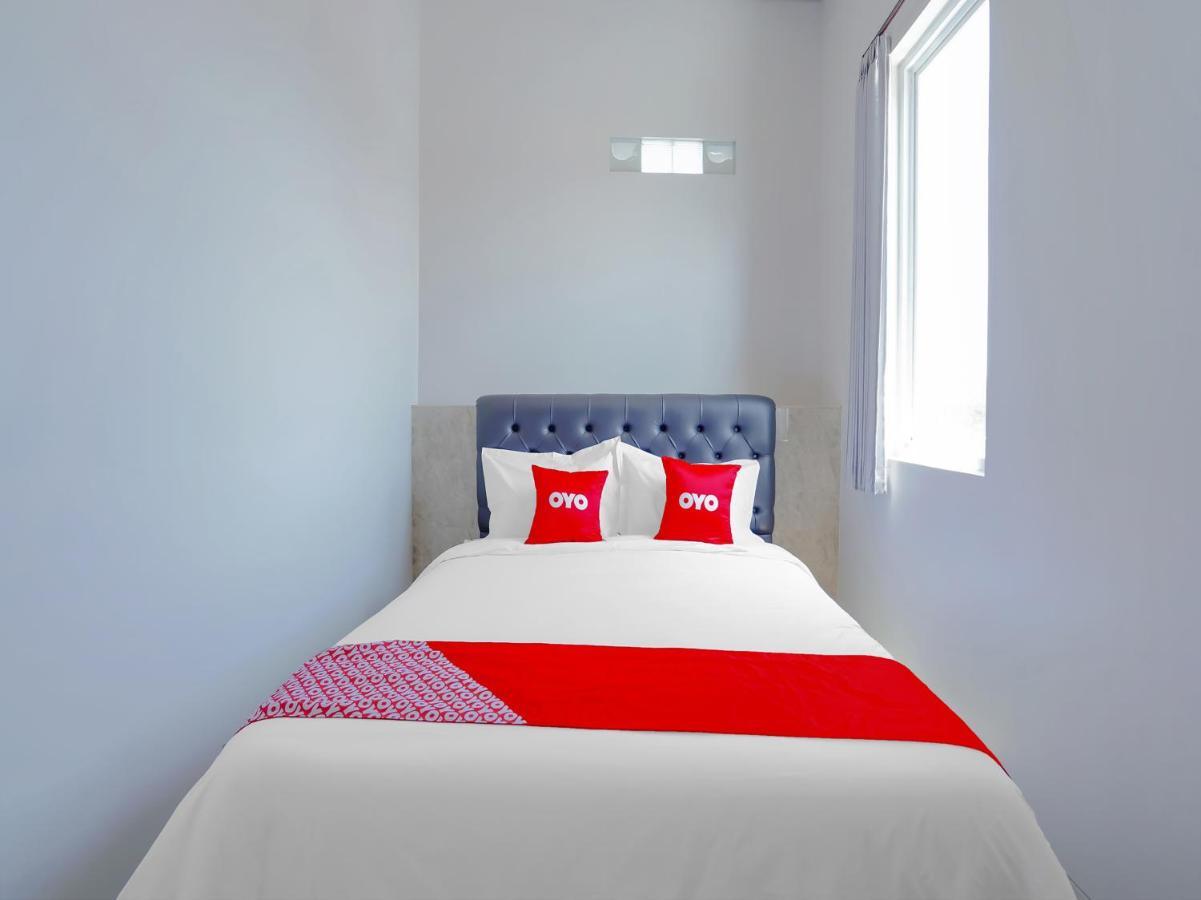 Super Oyo Capital O 90336 Olive Guest House Сурабая Екстер'єр фото