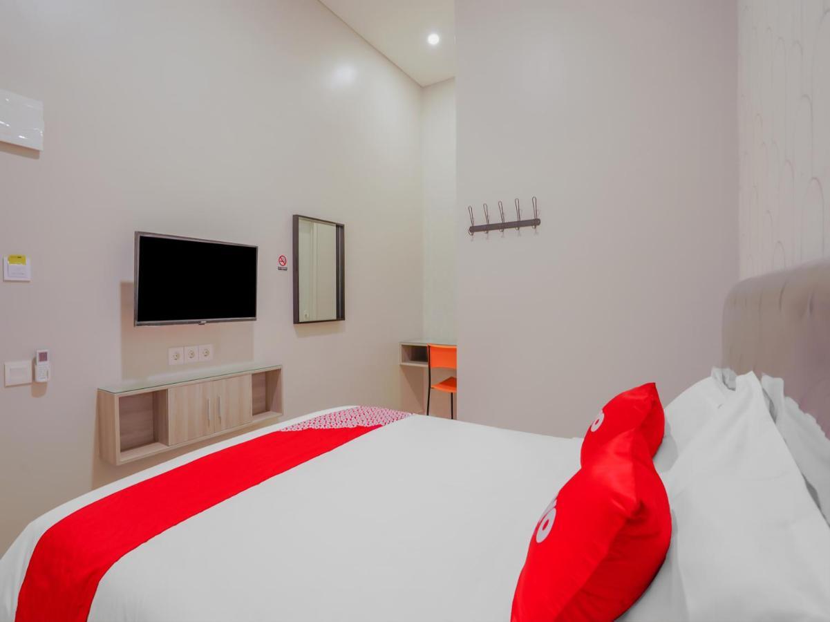 Super Oyo Capital O 90336 Olive Guest House Сурабая Екстер'єр фото